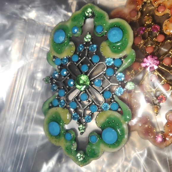 Neiman Marcus 9 Swarovski belt buckles/ scarf catcher use sash belt or snap belt - Picture 10 of 14